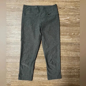 Gray Nike Dri Fit Capri Legging Cropped Size XS Like New 88% Recycled Polyester